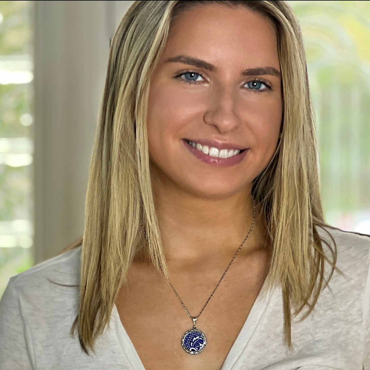 Adjustable Blue Willow Crystal Necklace