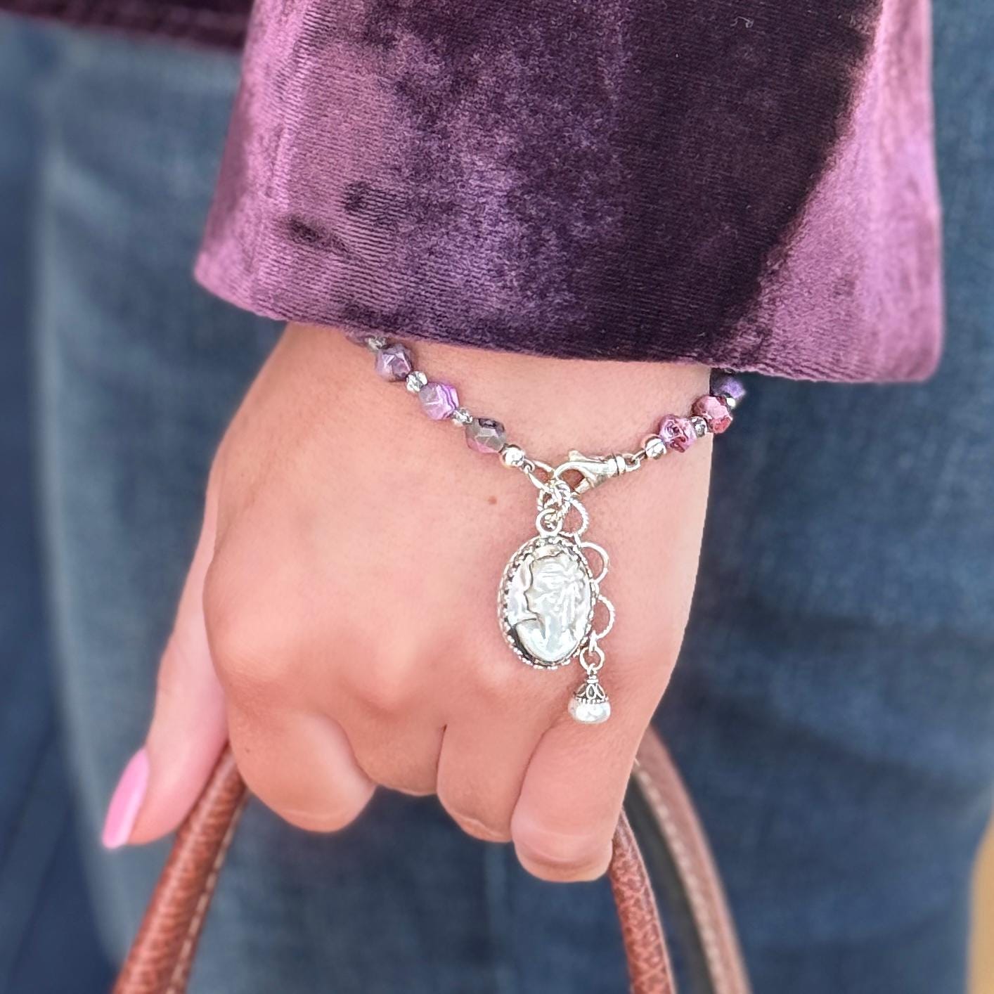 Mother of Pearl Shell Cameo Charm Bracelet, Gemstone Jewelry, Victorian Vintage Cameo, Unique Graduation Gift for Daughter, Girls, Women