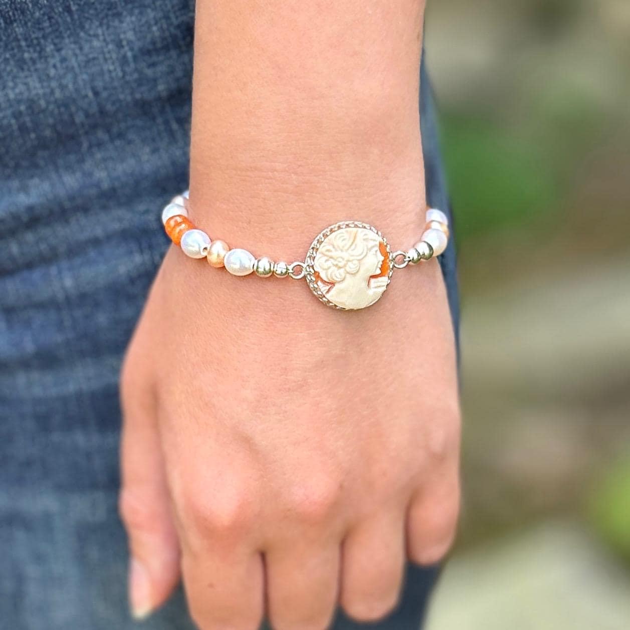 One-of-a-Kind Vintage Shell Cameo Bracelet, Unique Keepsake Anniversary Gift for Girlfriend, Gifts for Her, Keepsake, Italian Jewelry