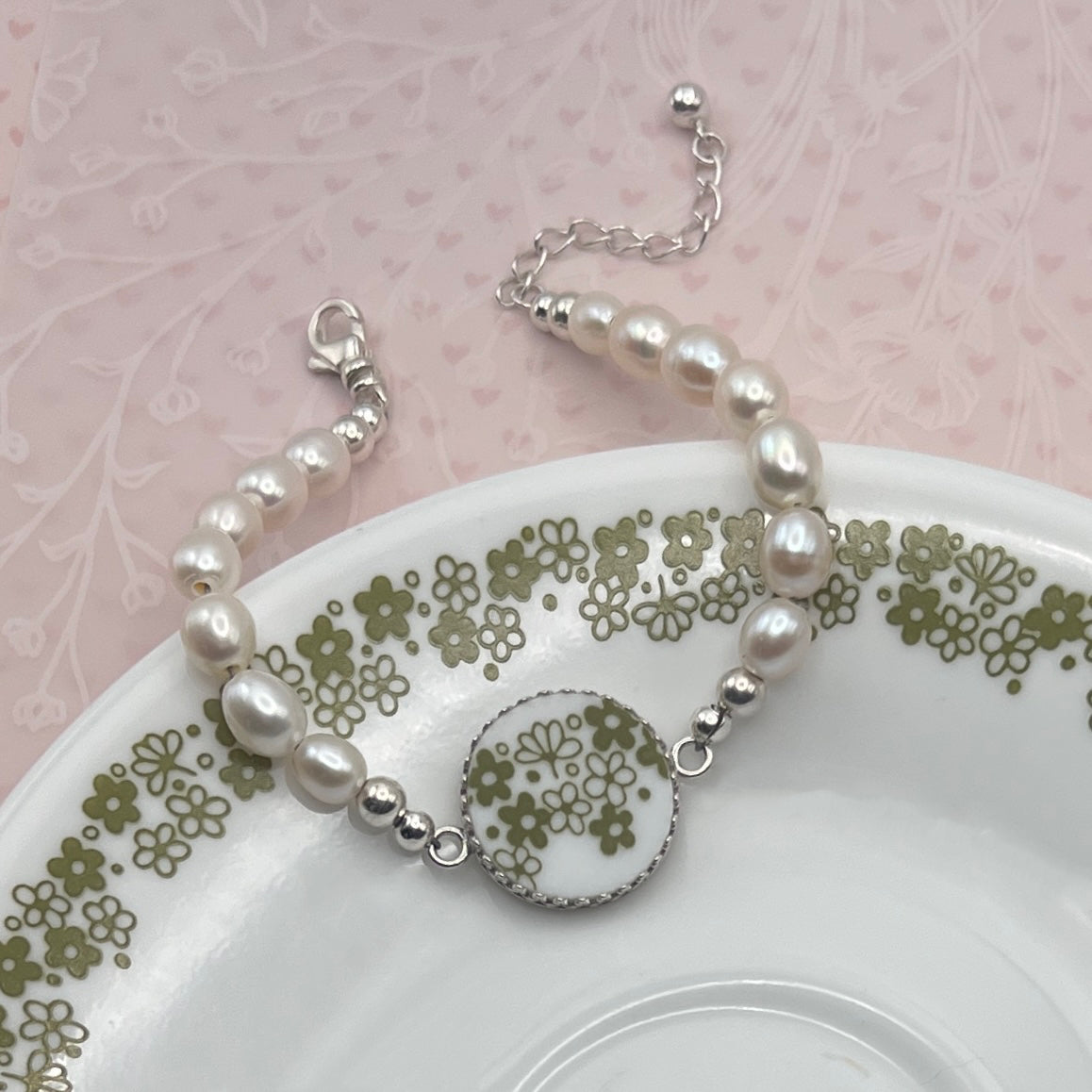 Corelle Spring Blossom Crazy Daisy Freshwater Pearl Bracelet