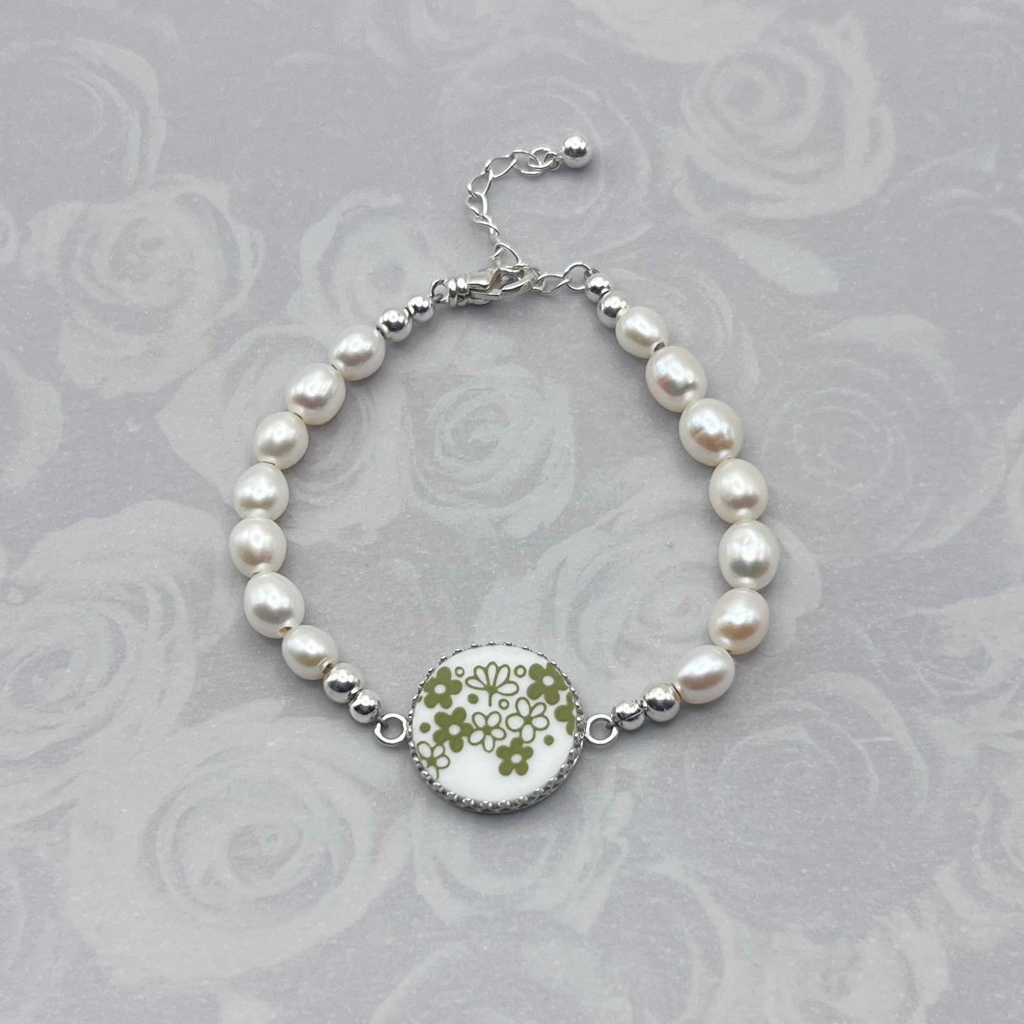 Corelle Spring Blossom Crazy Daisy Freshwater Pearl Bracelet