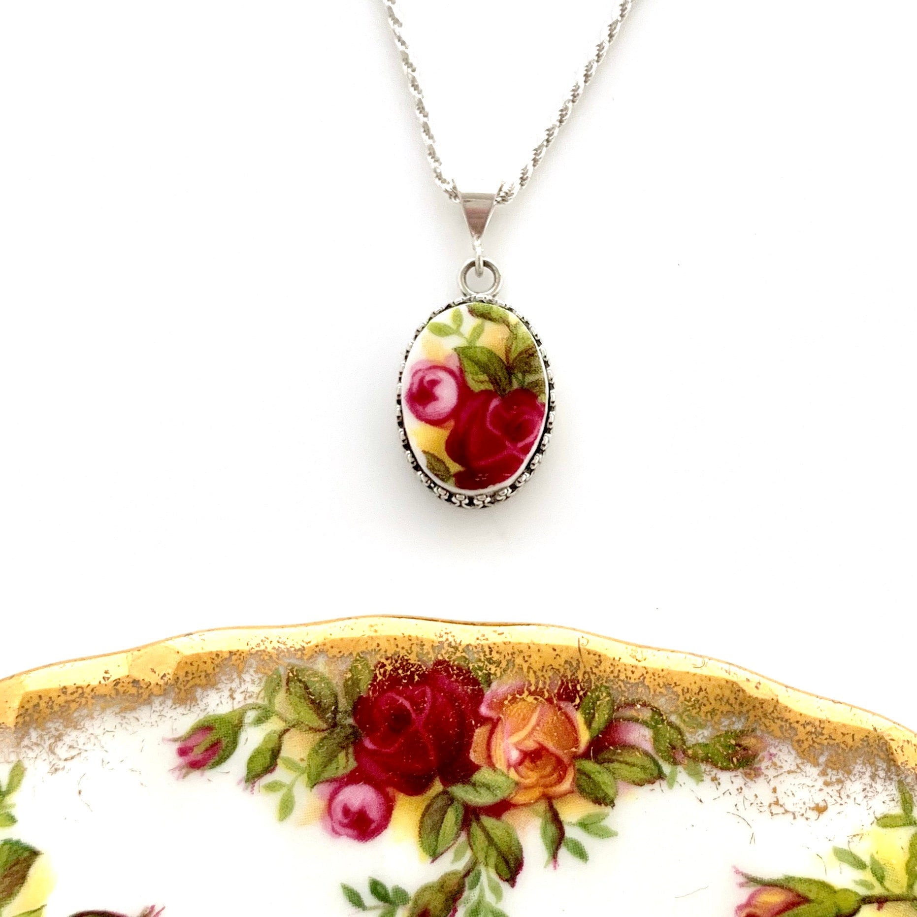 Old Country Roses Necklace