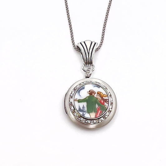 Romantic and Unique Christmas Gift for Girlfriend, Adjustable Photo Locket, Broken China Jewelry Crystal Necklace