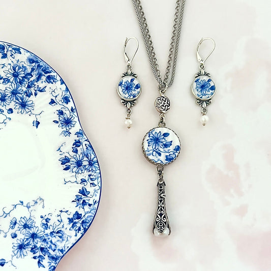 Shelley Dainty Blue Victorian Jewelry Set