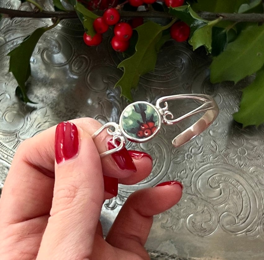 Dainty Christmas Bracelet, Unique Christmas Gifts for Women, Broken China Jewelry
