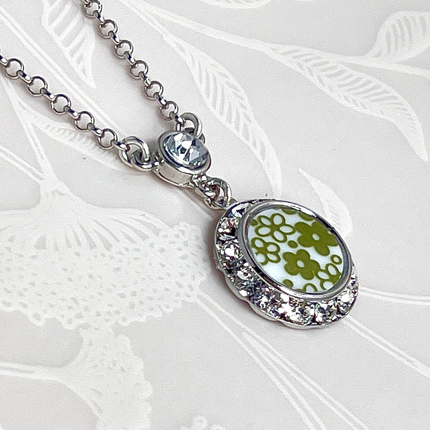 Crystal Necklace, Corelle Crazy Daisy Spring Blossom Jewelry, Retro Vintage Glass Jewelry, Gifts for Women, Adjustable