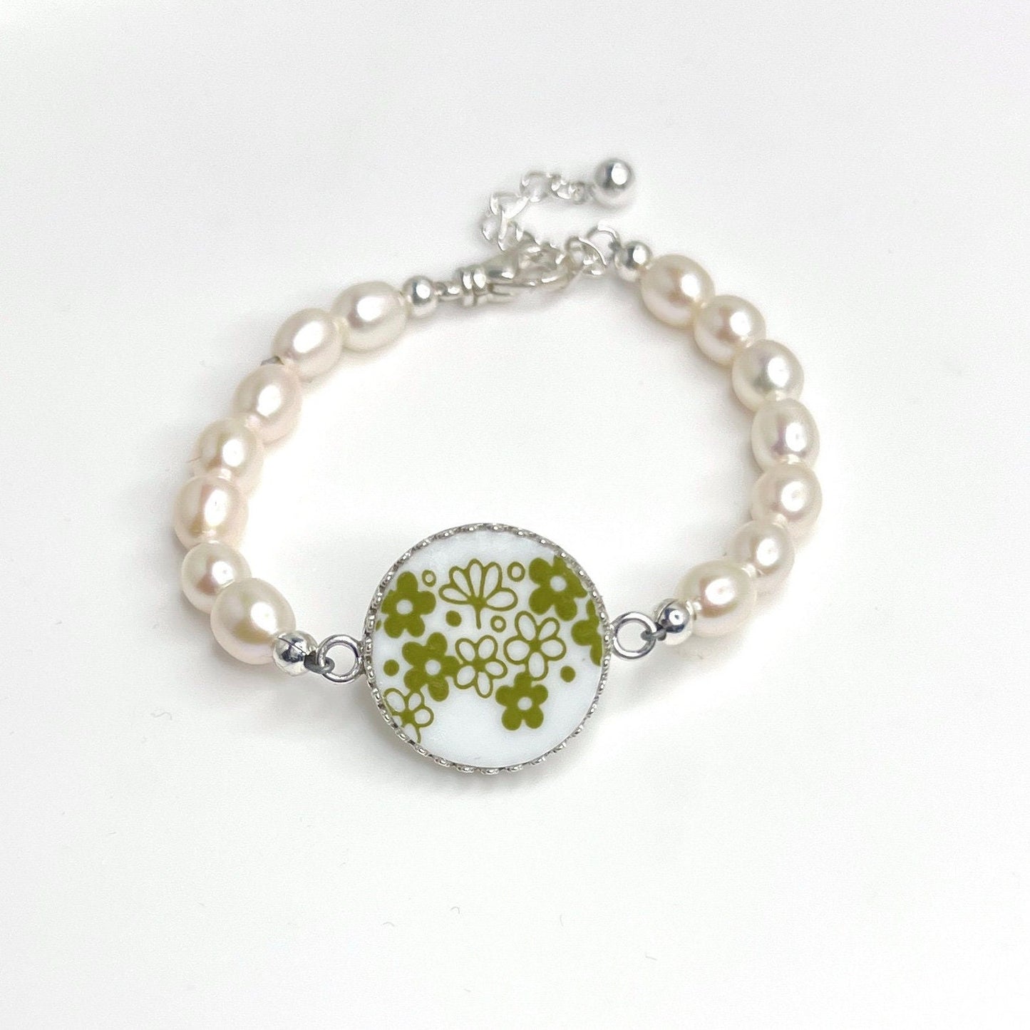 Freshwater Pearl Bracelet, Vintage Corelle Spring Blossom Crazy Daisy, Unique Jewelry Gifts for Women, Retro Dish Jewelry, Green Flowers