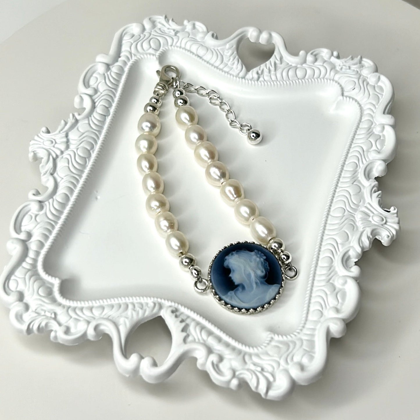 Cameo Freshwater Pearl Bracelet, Unique Jewelry Gifts for Women, Authentic Cameo Jewelry, Elegant Woman Silhouette, Real Blue Agate Cameo