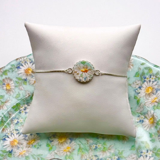 Dainty Daisy Bolo Bracelet, Adjustable Sterling Silver Bracelet, Broken China Jewelry, Unique Mothers Day Gifts for Mom, Shelley China