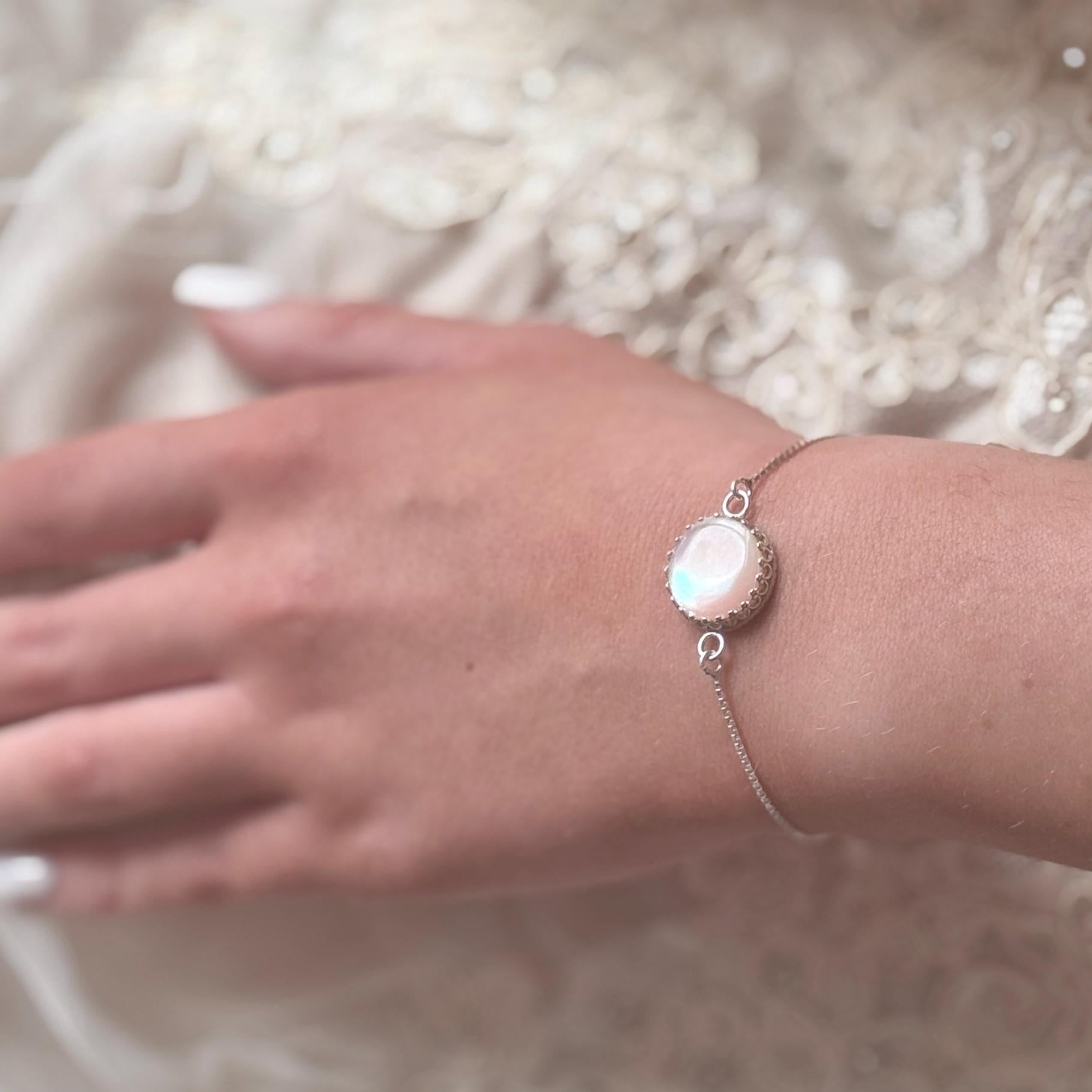 Vintage Mother of Pearl Bridal Jewelry, Dainty Sterling Silver Adjustable Bolo Bracelet, Bridesmaid Jewelry Gift, Wedding Bracelet for Bride