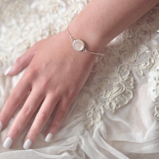 Vintage Mother of Pearl Bridal Jewelry, Dainty Sterling Silver Adjustable Bolo Bracelet, Bridesmaid Jewelry Gift, Wedding Bracelet for Bride
