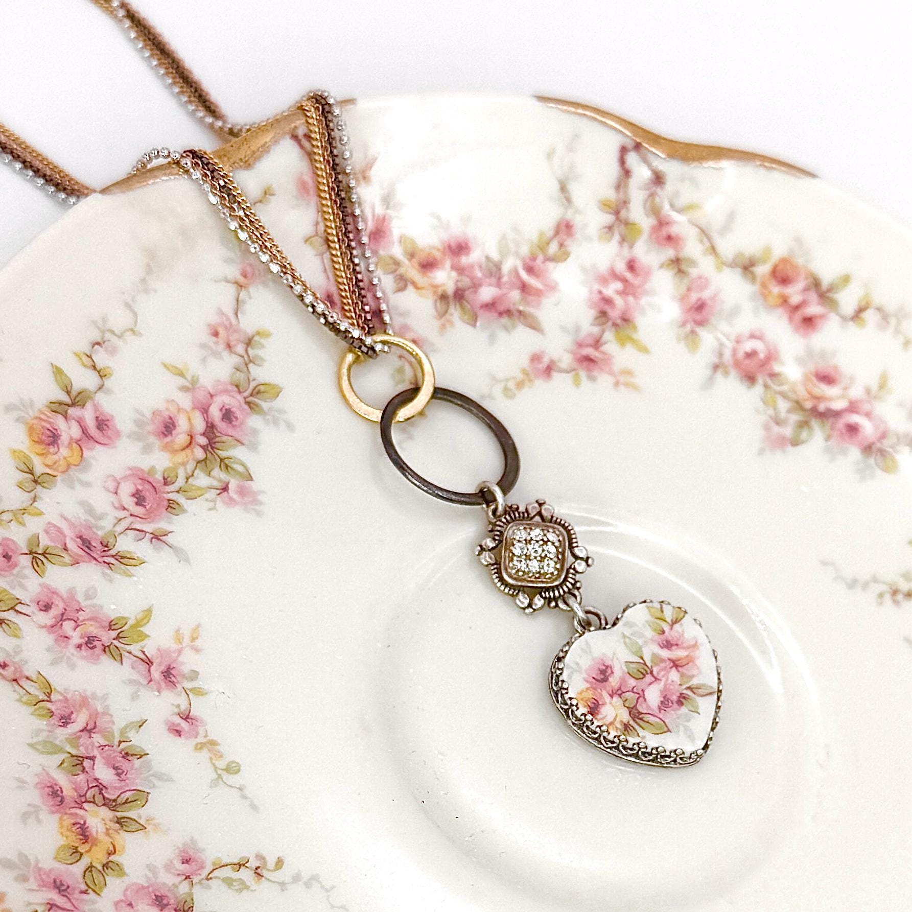 Traditional 20th Anniversary China Gifts for Wife, Dainty Victorian Heart Necklace, Romantic Broken China Jewelry, French China