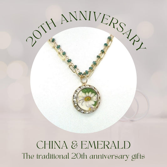 Emerald 20th Wedding Anniversary Necklace, Gifts for Wife, Gold Crystal Daisy Necklace, Broken China Jewelry, Unique Vintage Gifts for Her
