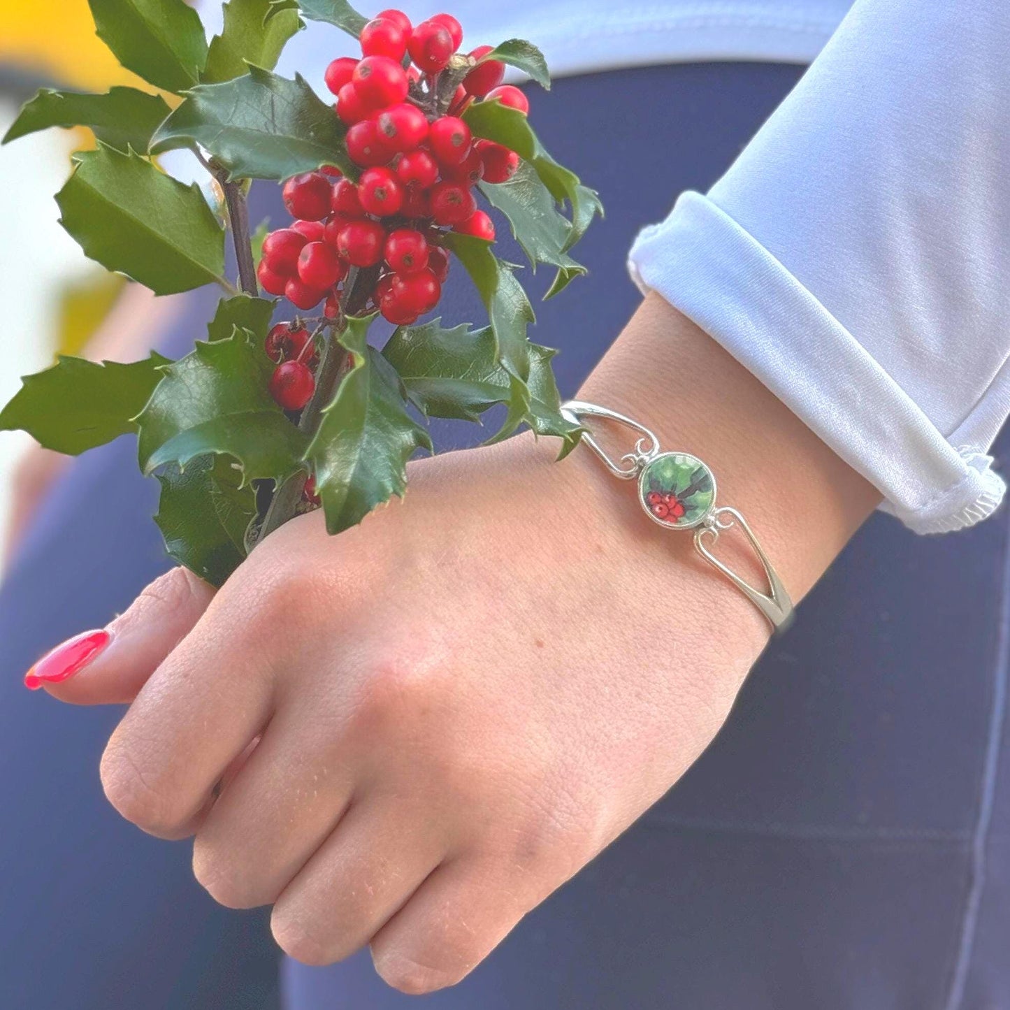 Dainty Christmas Bracelet, Unique Christmas Gifts for Women, Broken China Jewelry