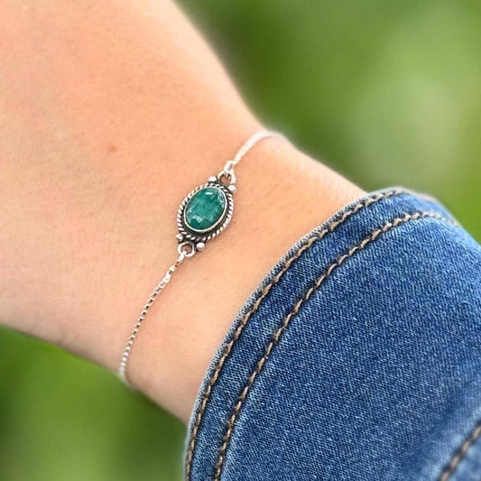 Dainty Emerald Bolo Bracelet, Sterling Silver Jewelry, Traditional 20th Wedding Anniversary Gift for Wife, Adjustable Bracelet
