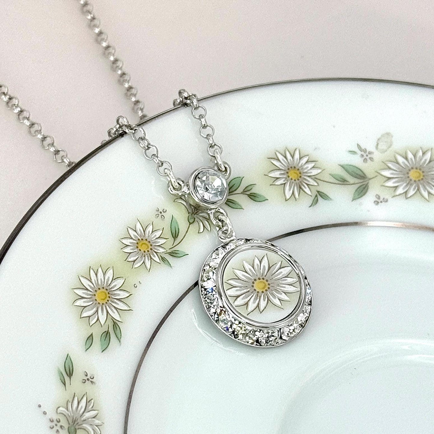 Dainty Daisy Crystal Necklace, Romantic 20th Anniversary Gift for Wife, Broken China Jewelry, Crystal Necklace, Beautiful Daisy Jewelry