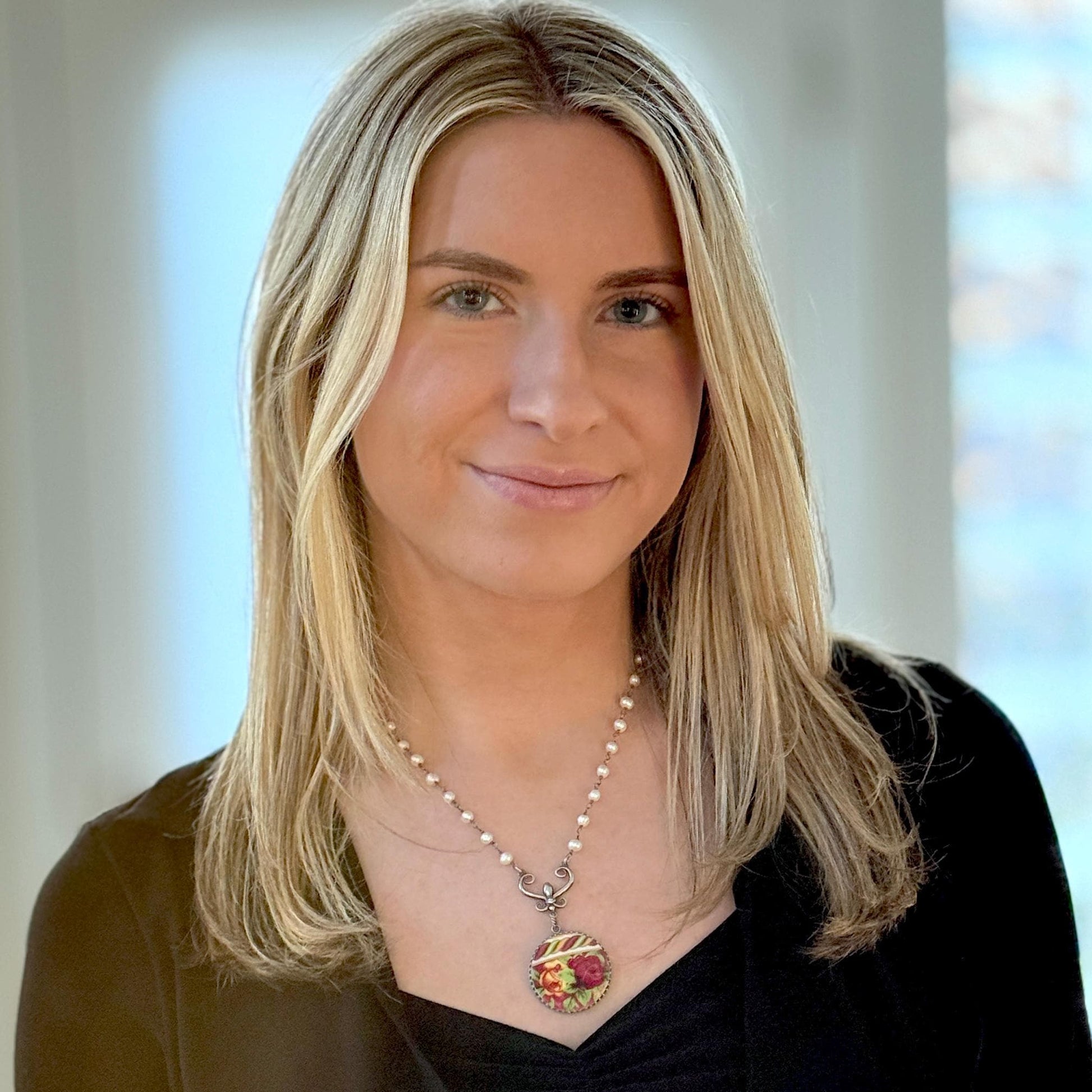 Old Country Roses Victorian Christmas Necklace, Royal Albert Broken China Jewelry