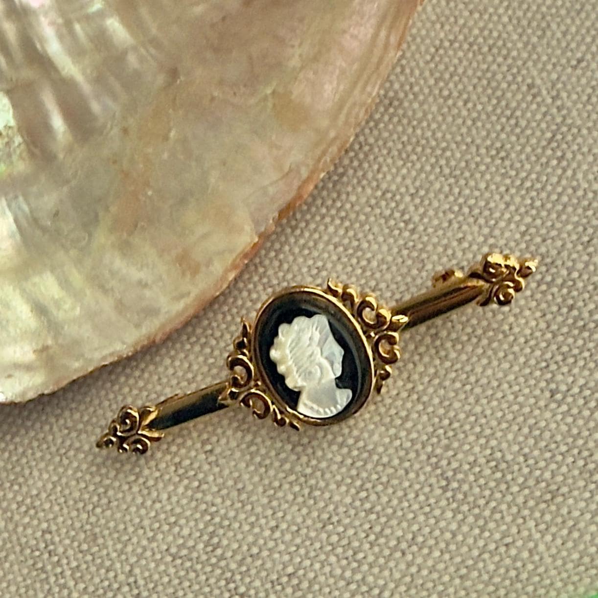 Italian Cameo Bar Pin Victorian Pin, Mother of Pearl Brooch, Vintage Shell Cameo Jewelry