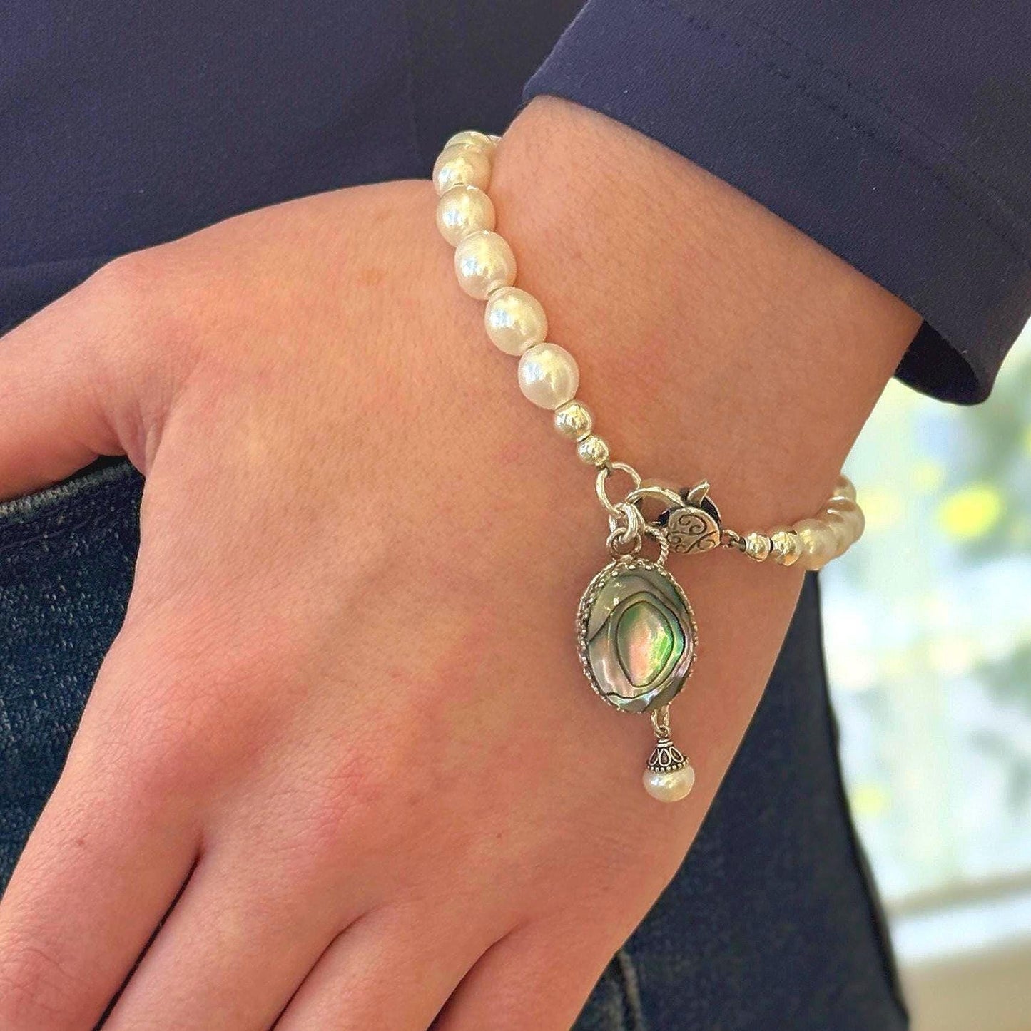 Pearl and Abalone Shell Bracelet, White Summer Jewelry, Tropical Beach Wedding