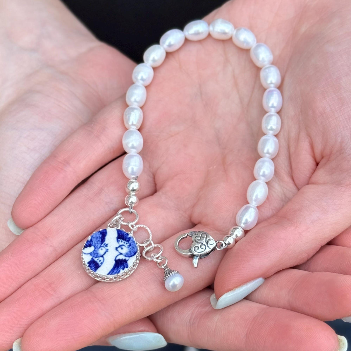 Love Birds Pearl Bracelet, Vintage Blue Willow China Jewelry, Romantic 20th Anniversary Gift for Wife/Partner