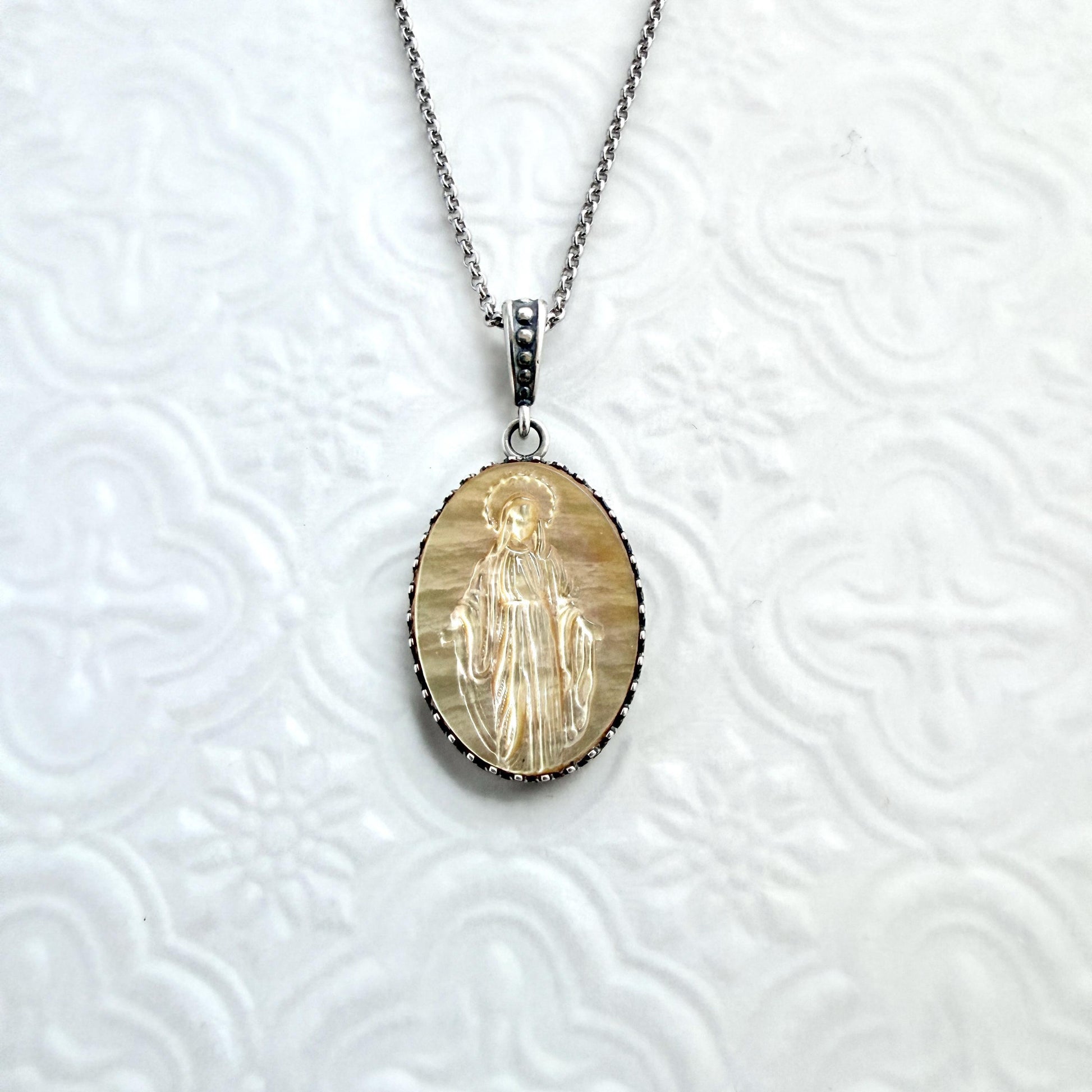Adjustable Blessed Mother Mary Cameo Necklace, Religious Jewelry for Women, Mother of Pearl, Sacred Faith Gifts