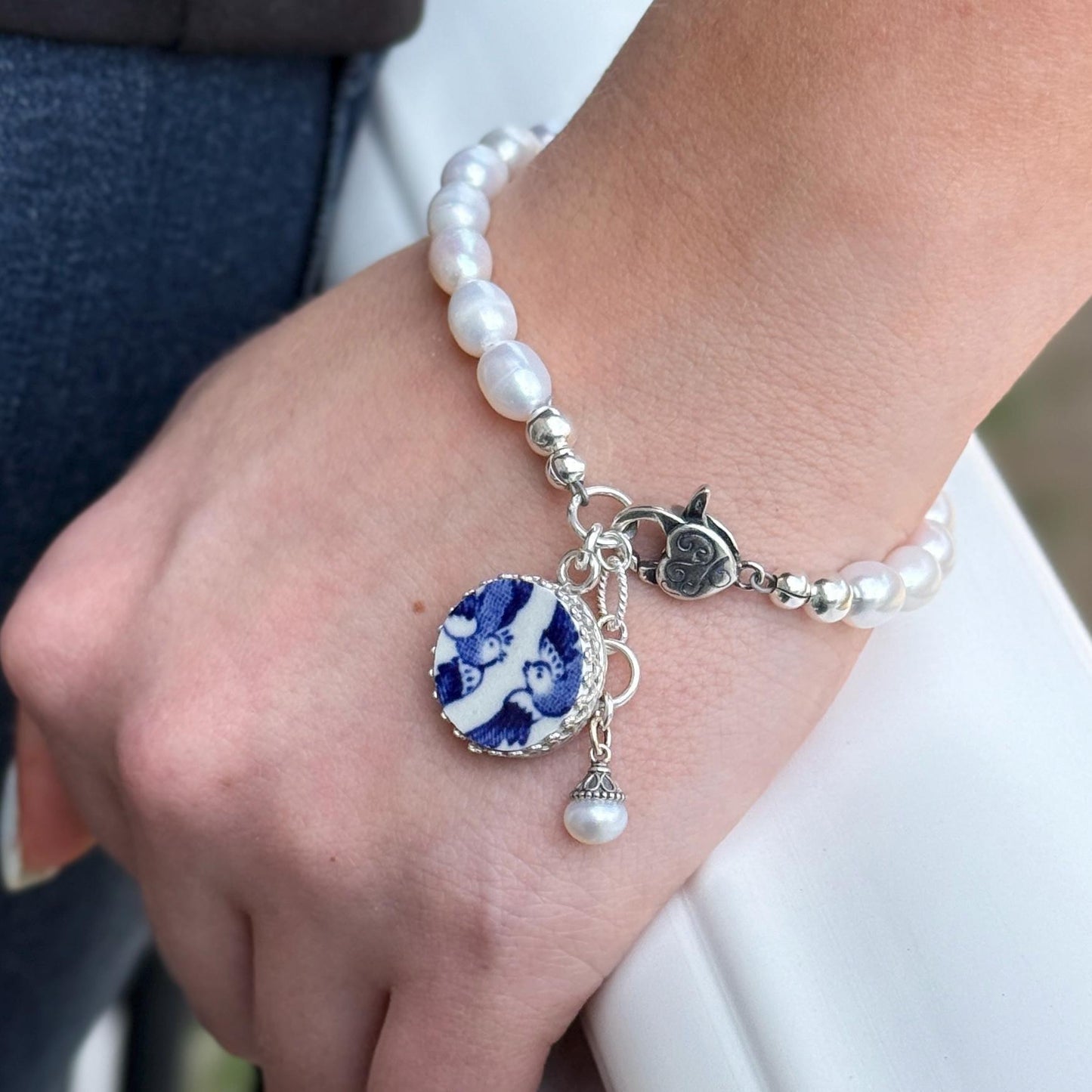 Love Birds Pearl Bracelet, Vintage Blue Willow China Jewelry, Romantic 20th Anniversary Gift for Wife/Partner