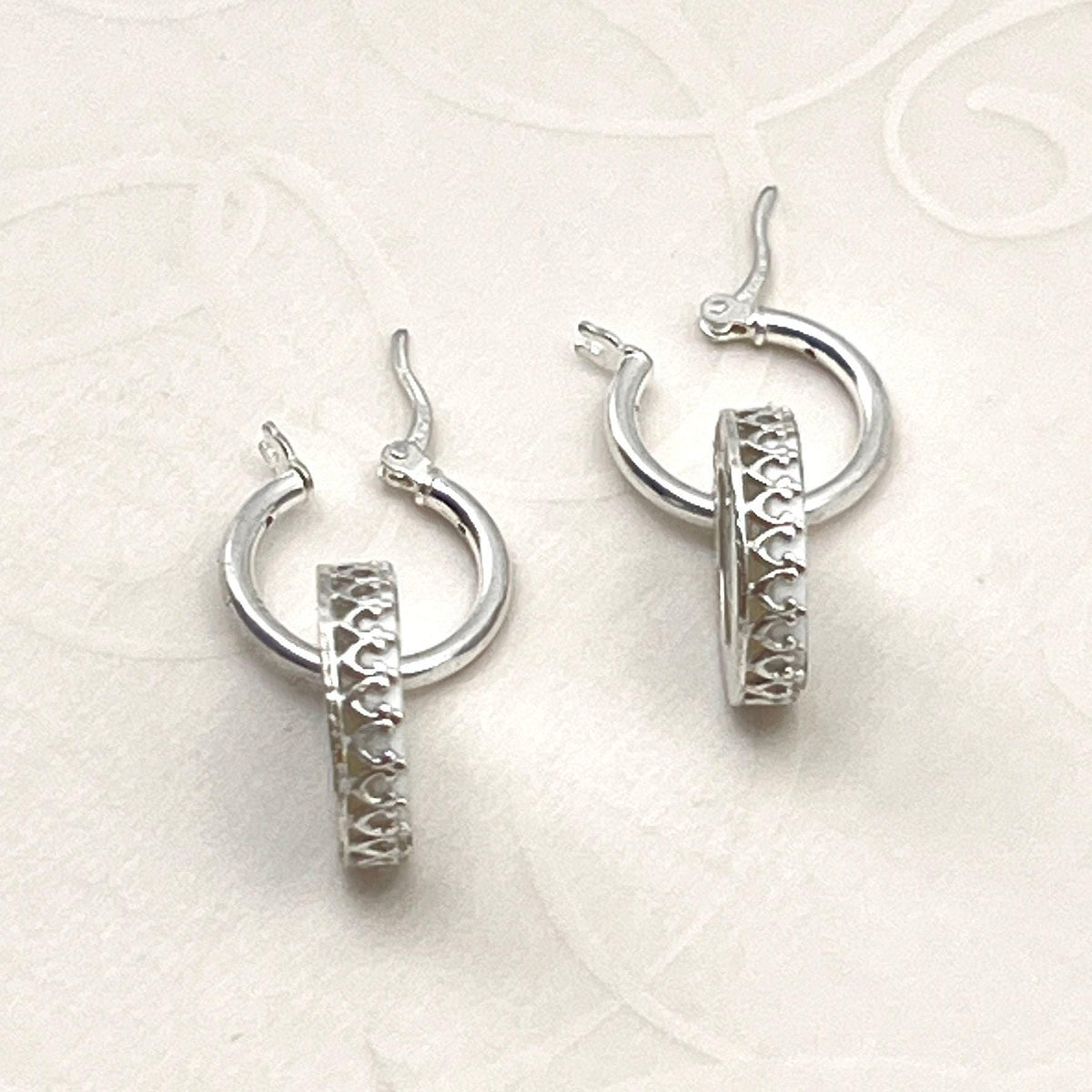 Santa Spode Christmas Tree China Earrings, Sterling Silver Hoops