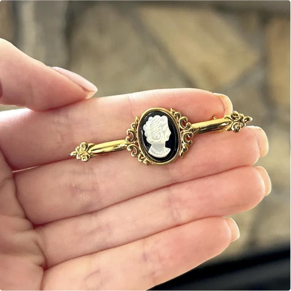 Italian Cameo Bar Pin Victorian Pin, Mother of Pearl Brooch, Vintage Shell Cameo Jewelry