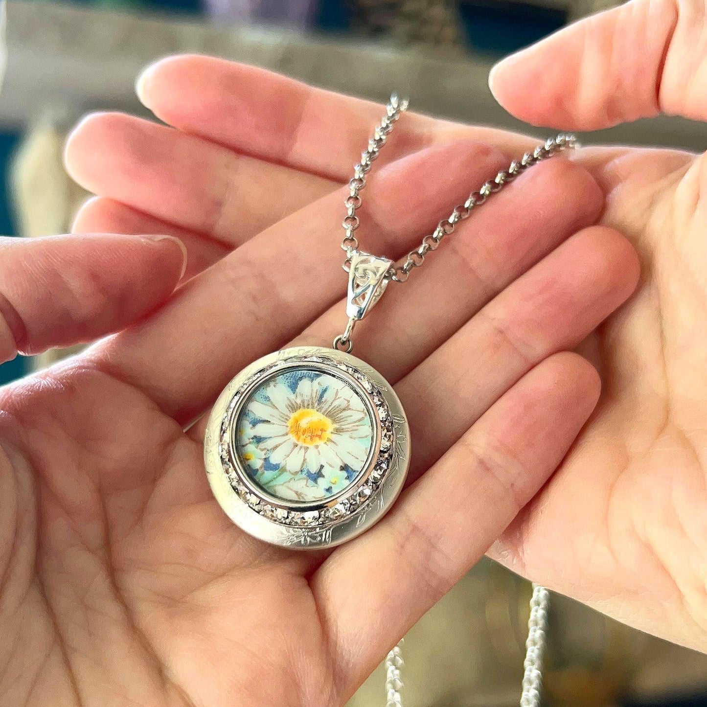 20th Wedding Anniversary China Locket Necklace, Keepsake Jewelry Gift for Wife, Romantic Gift Ideas, Vintage Daisy China