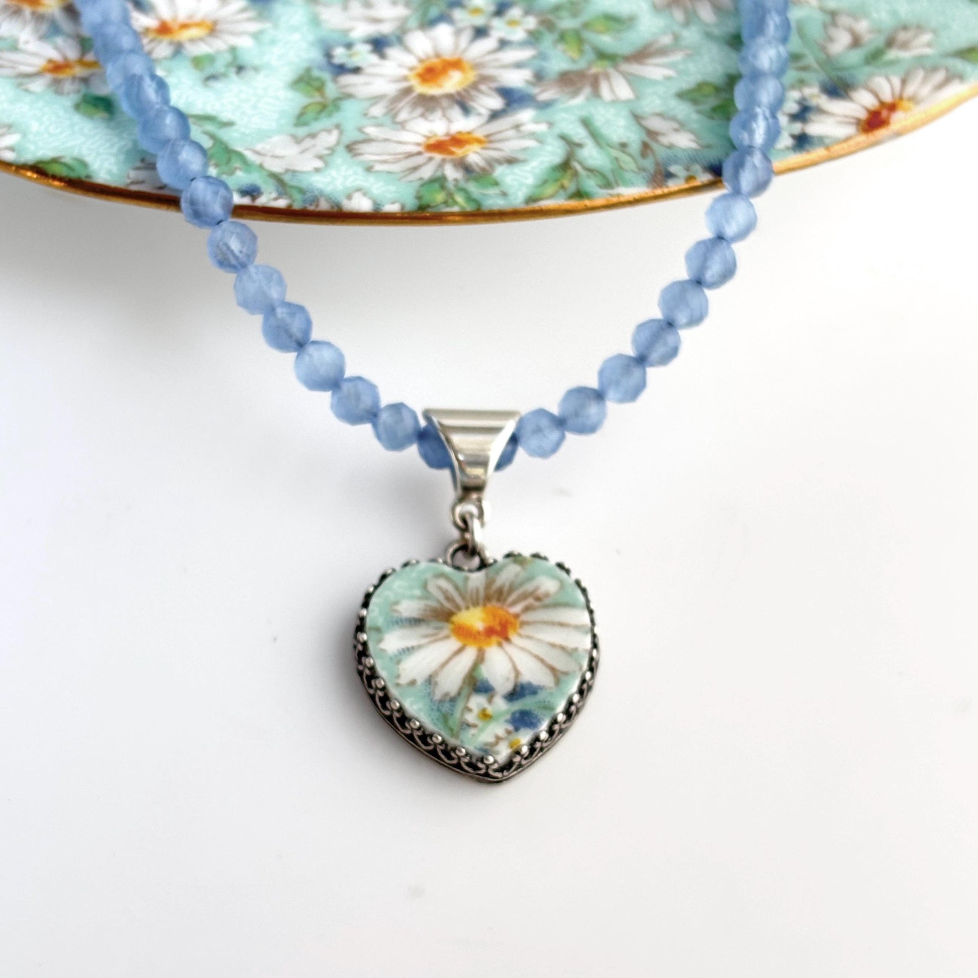Porcelain Heart Gemstone Cat's Eye Necklace, 18th Anniversary Jewelry, Romantic Sentimental Daisy Necklace