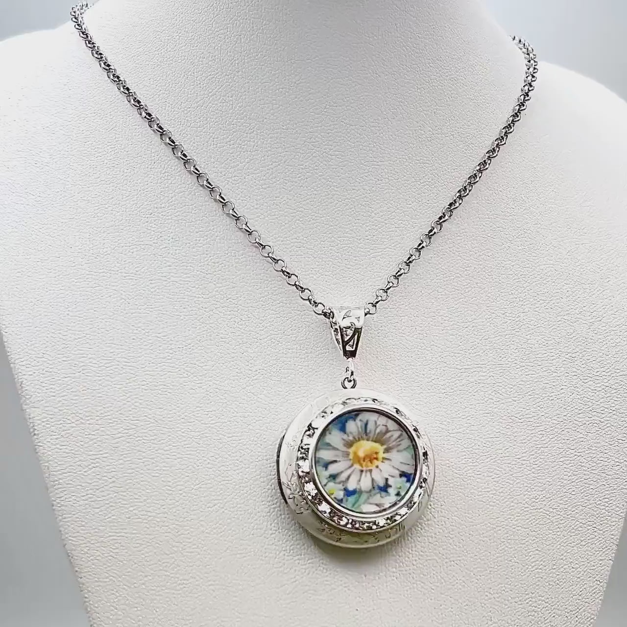 20th Wedding Anniversary China Locket Necklace, Keepsake Jewelry Gift for Wife, Romantic Gift Ideas, Vintage Daisy China