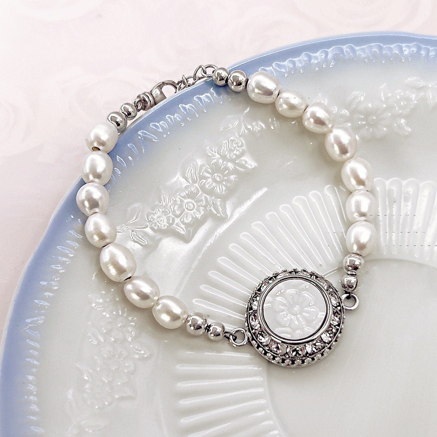 Alice Fire King Depression Glass, Freshwater Pearl Bracelet, Vintage Milk Glass, Unique Jewelry Gifts for Women, Gifts for Women