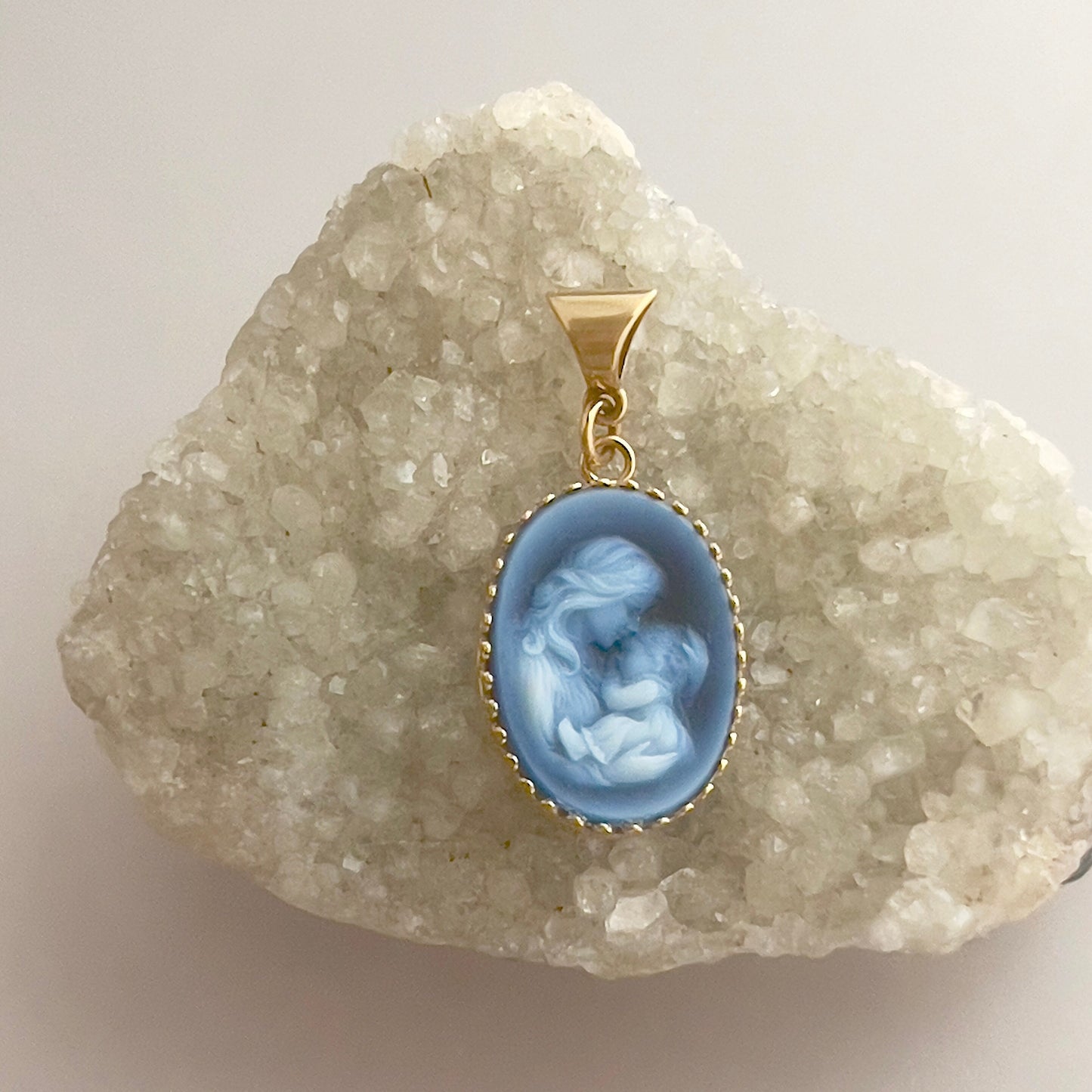 14k Gold Mother and Child Cameo Necklace