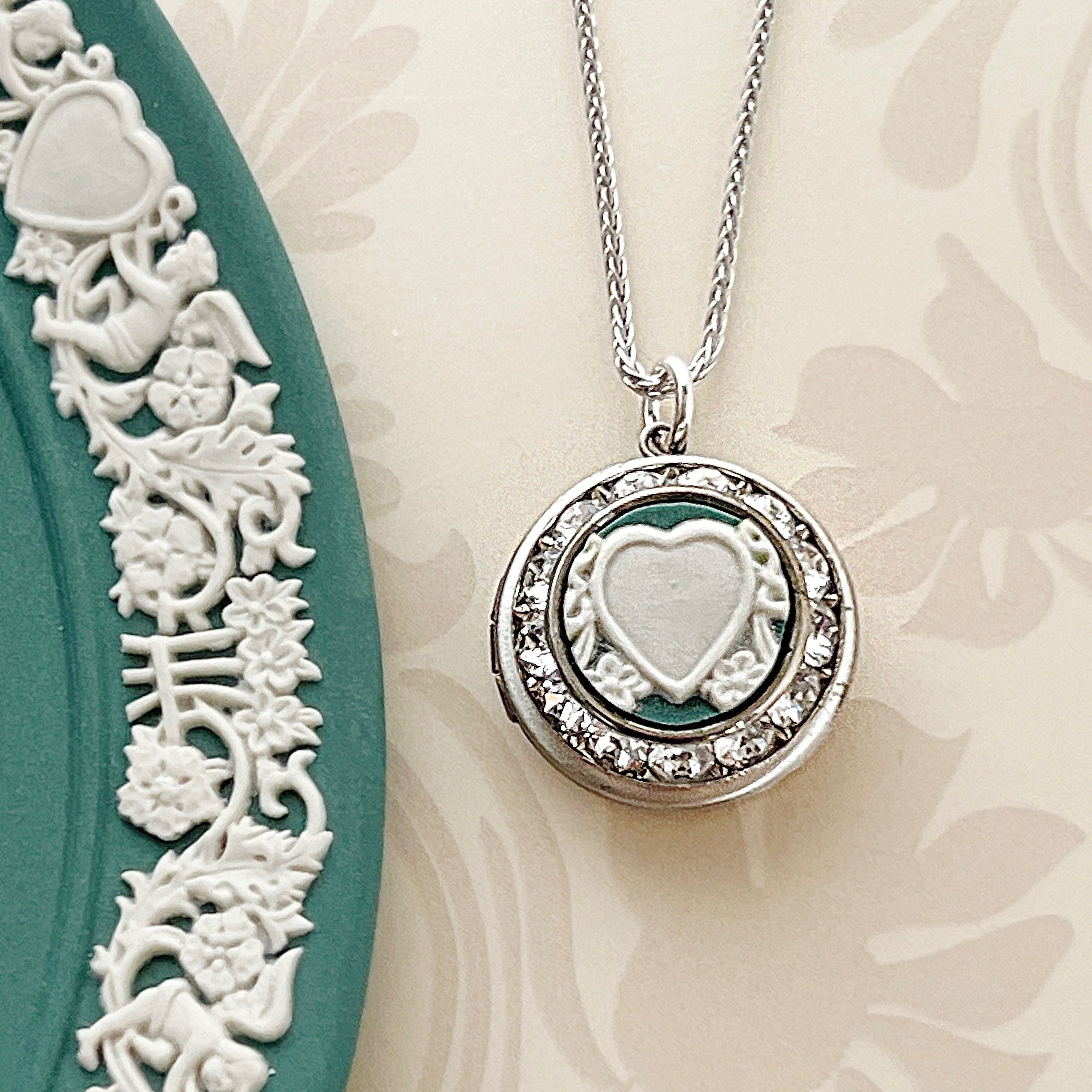 Kris Nations Flower Oval Enamel Locket Charm Necklace | FREE SHIPPING – The  TLB Boutique