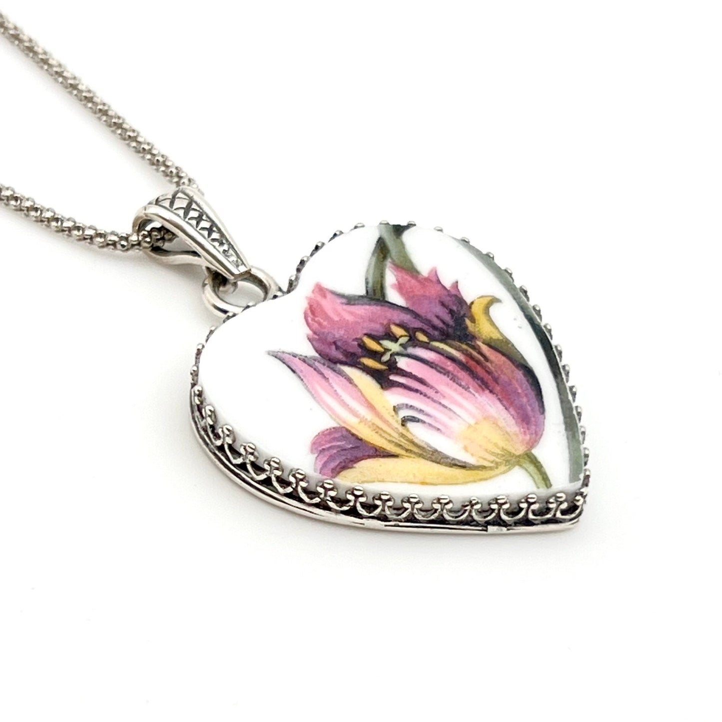 Tulip Heart Necklace, 20th Anniversary Gift for Wife, Romantic Victorian Heart Necklace, Broken China Jewelry, Jewelry Gifts for Women